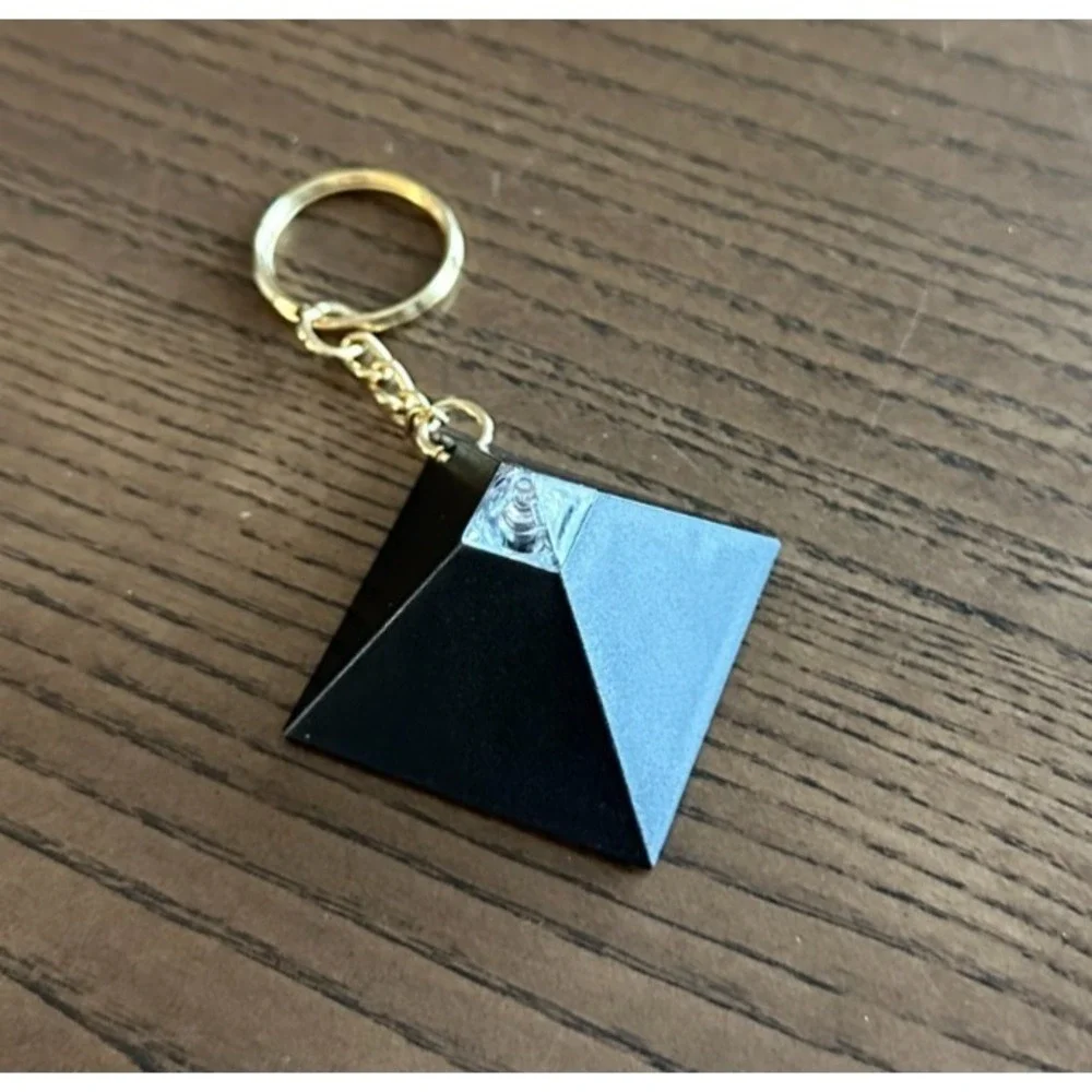 Luxor Las Vegas Hotel And Casino Pyramid Keychain With Light WORKS